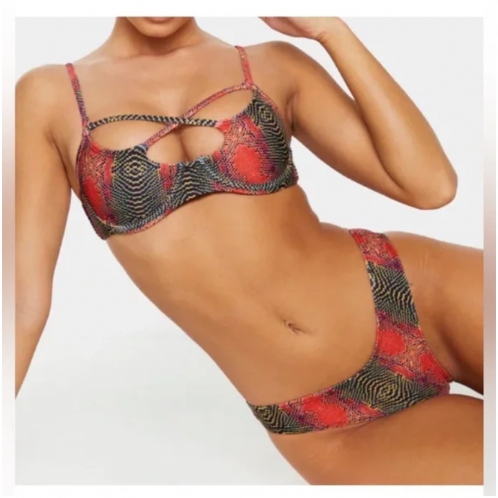 🪞NWT Snake print multi strap underwire bikini bra crop top in coral multi color